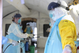 エボラ出血熱ではない原因不明の病気で11人死亡、リベリア エボラ出血熱ではない原因不明の病気で11人死亡、リベリア