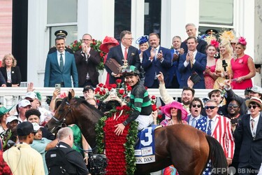 ミスティックダンがケンタッキーダービー優勝 フォーエバーヤング3着