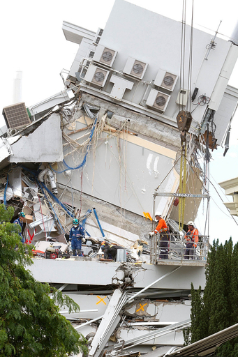 NZ地震、死者123人 不明200人以上に