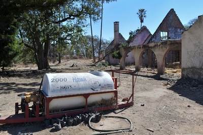 ジンバブエ、前政権が農地接収した白人農家に補償金