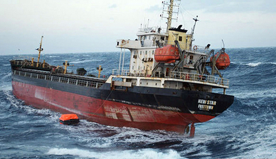 ロシア沿岸警備隊が中国貨物船を銃撃、船員8人死亡か