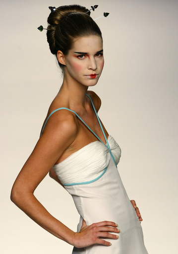 ＜08年春夏パサレラ・シベレス＞エリオ・ベランイエールが新作を発表