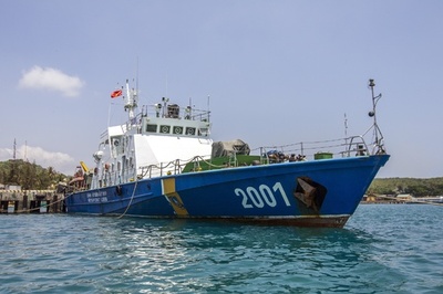 中国船がベトナム巡視船に体当たり、南シナ海の石油掘削めぐり