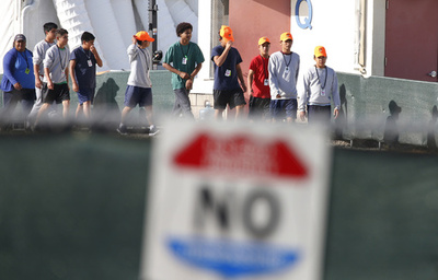 米トランプ政権の移民親子引き離し、中止命令後も900人以上 人権団体