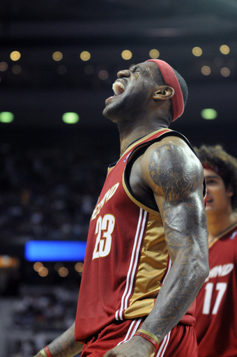 キャバリアーズ 3連勝で準決勝進出に王手、NBAプレーオフ