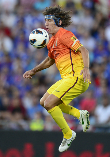 プジョル、左膝の負傷で最大6週間の離脱