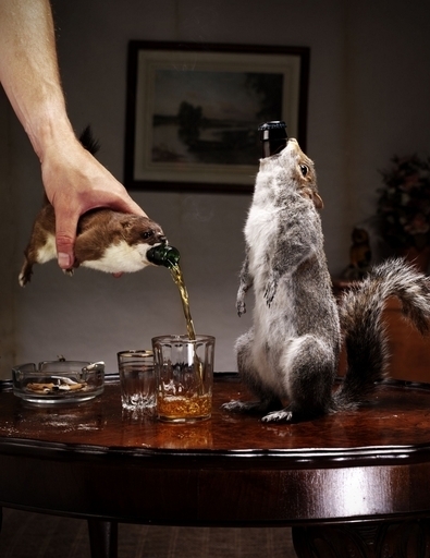 「小動物のはく製」ホルダー入りビール発売、アルコール度数55％！