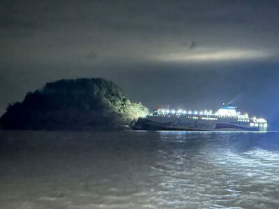 韓国・旅客船座礁、「セウォル号沈没事故が頭に浮かんだ」…267人全員救助・27人負傷