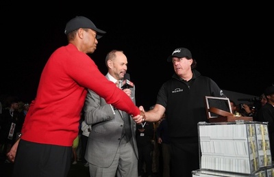 ミケルソンが賞金10億円独り占め、ウッズとの豪華マッチプレー制す