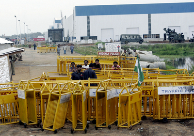 印タタ、抗議中止で合意も工場建設再開見送り