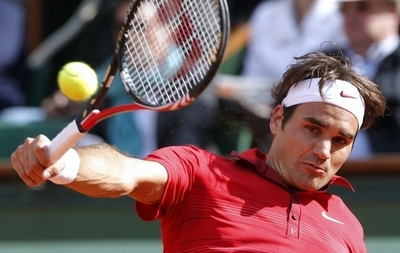 フェデラーがジョコビッチとの準決勝に進出、マレーは大逆転勝利　全仏オープン