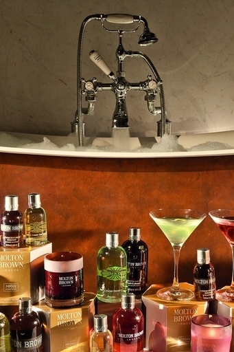 バスタイムに香りの世界旅行を、英ロンドン老舗ホテルが新サービス