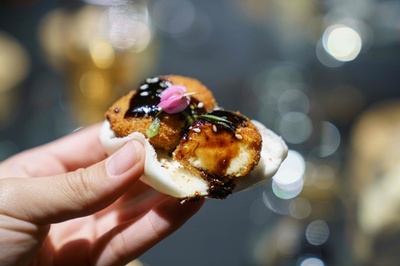 世界初、レストランで「培養鶏肉」メニュー提供開始 シンガポール