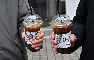 EU、飲食店の使い捨てプラ禁止で合意 2030年から