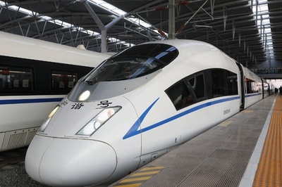 寧夏で初の高速鉄道、運行開始 中国