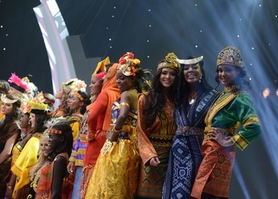 バリでミス・ワールド開幕、会場外では厳戒態勢続く