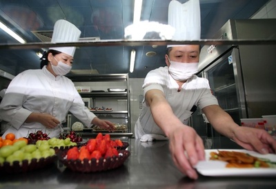 中国当局、飲食店厨房の「明るい厨房」キャンペーンを推進