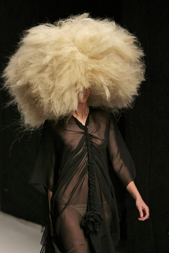 ＜07/08年秋冬ポルトガル・ファッション・ウィーク＞ディノ・アルヴェス、新作を発表 - ポルトガル