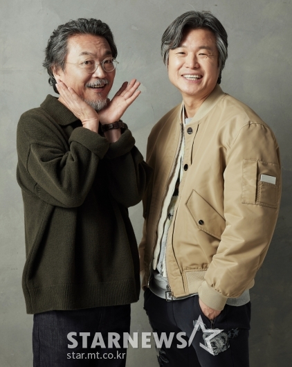 キム・ウィソン氏（左）、チュ・ジヌ氏(c)STARNEWS