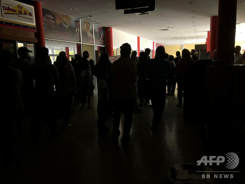 ベネズエラ野党指導者、国会に「国家警戒態勢」宣言を要請へ 大規模停電続く