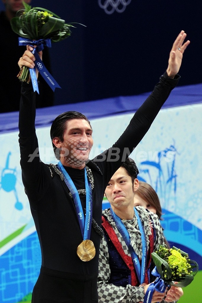 高橋が男子フィギュア初メダルの銅 優勝はライサチェク、バンクーバー冬季五輪