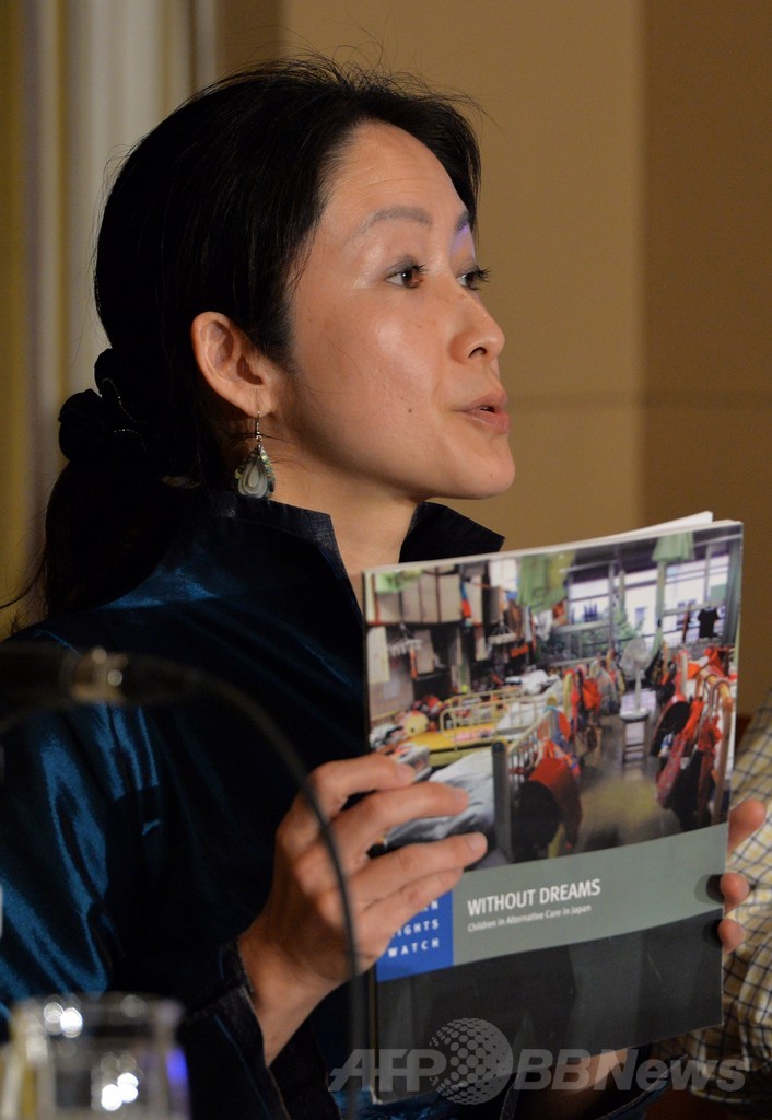 親元離れた子ども、日本は9割が施設へ 里親率は先進国最低