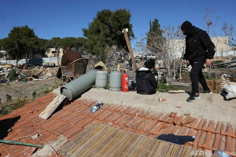 屋根の上にガスボンベ、強制立ち退きに抵抗 パレスチナ