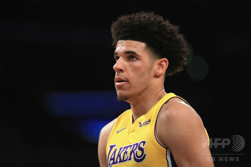 レイカーズの新人ボールが左肩負傷、クリスマスは欠場へ