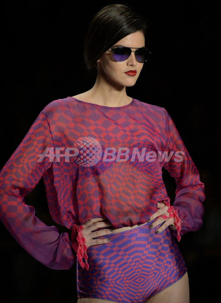 リオ・ファッション・ウィーク、トリーヤが来年夏のコレクションを披露