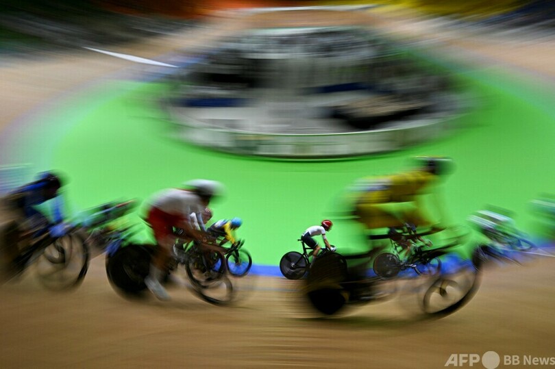トランスジェンダーの自転車選手、女子大会の参加認められず 英