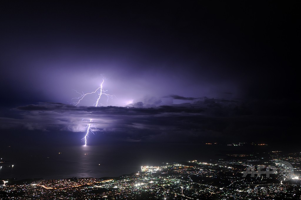 落雷、気候変動で2100年までに50%増も 米研究 落雷、気候変動で2100年までに50%増も 米研究