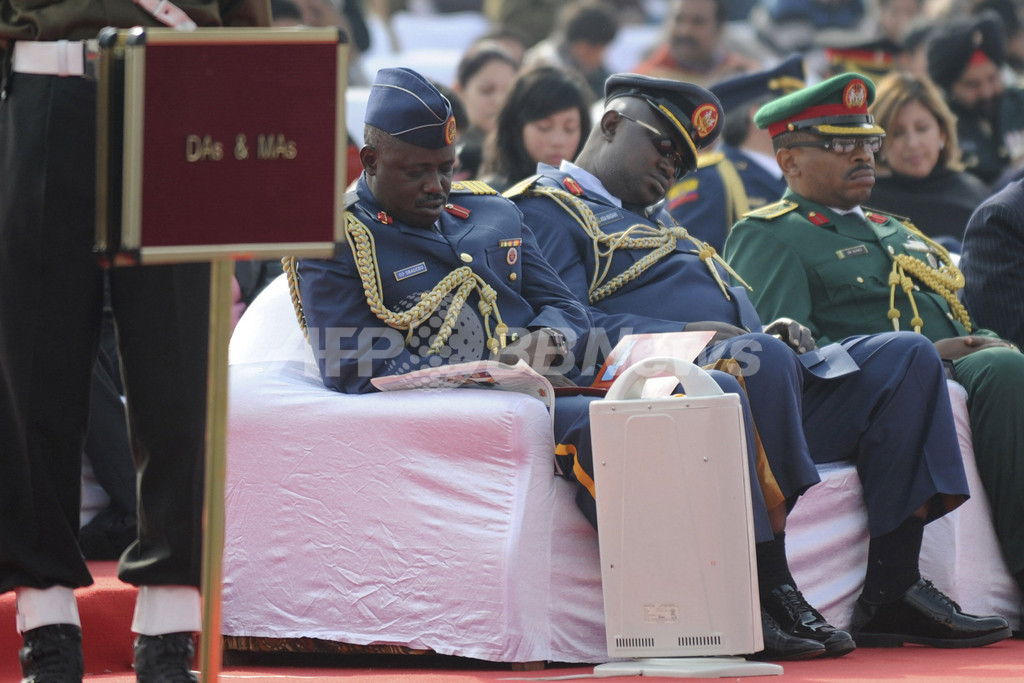 一流軍人ならではの離れ業?インド軍の軍事パレード 写真12枚 国際ニュース:AFPBB News