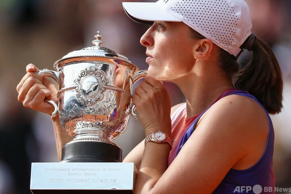 全仏OP女王シフィオンテク 大差で世界ランク1位堅持 写真1枚 国際