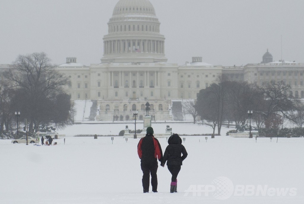 米東部に「スノーマゲドン」襲来、大雪で事故など相次ぐ