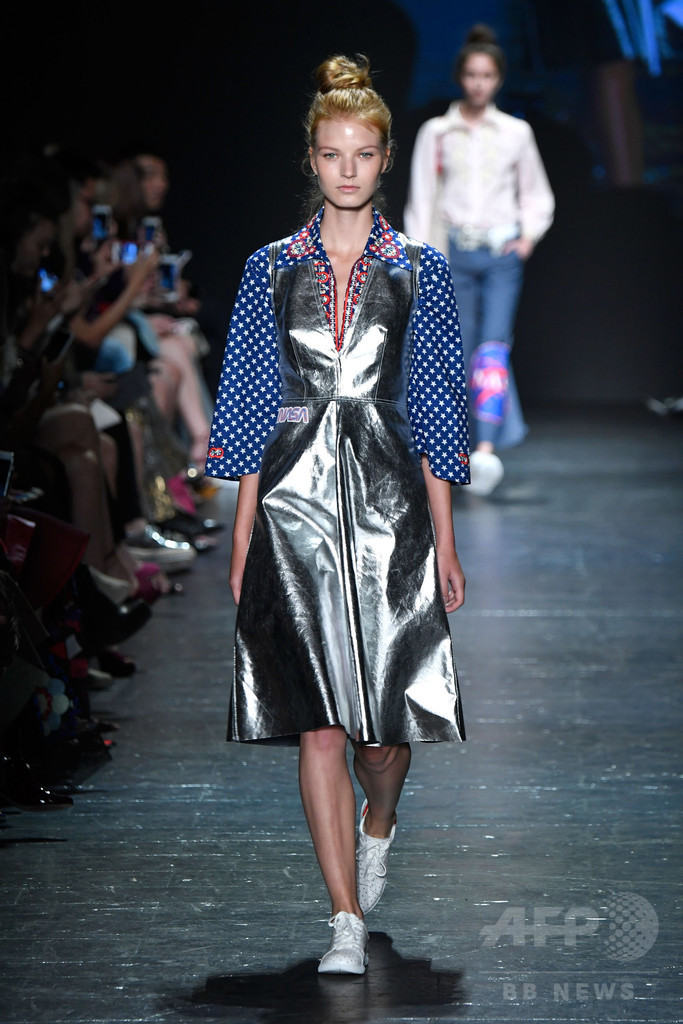 「ヴィヴィアン・タム」17年春夏