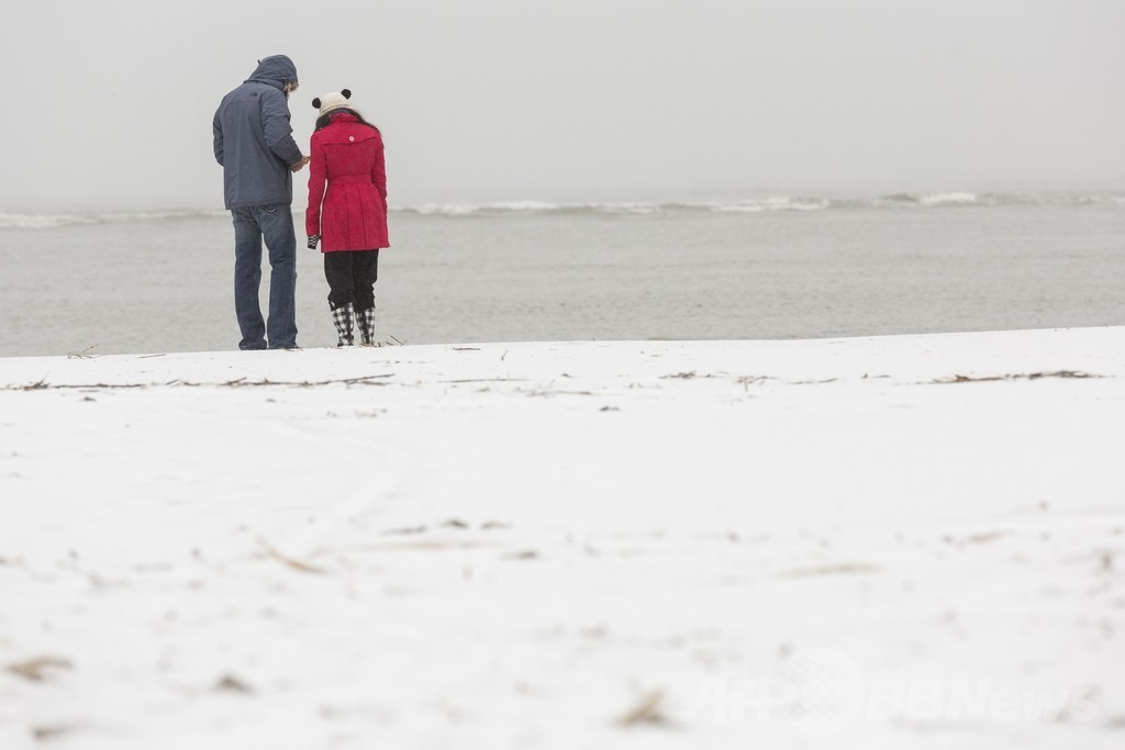 米南部に異例の吹雪、交通まひで数千人立ち往生