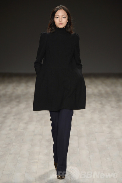 ＜14/15年秋冬NYコレクション＞ジル・スチュアート