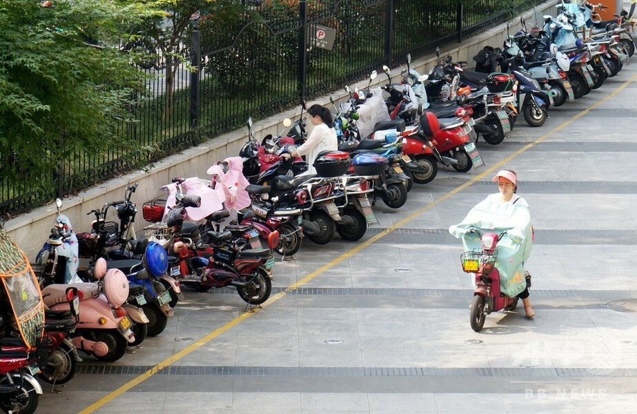中国の電動二輪車の保有台数2.5億台超、交通安全の法整備も