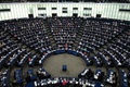 フランス・ストラスブールの欧州議会で行われる採決の様子（2022年7月6日撮影）。(c)PATRICK HERTZOG / AFP