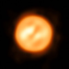 欧州南天天文台（ESO）の超大型望遠鏡VLT干渉計によって作成された赤色超巨星「アンタレス」の画像（2017年8月22日公開）。(c)AFP/KEIICHI OHNAKA/Universidad Catolica del Norte (Chile)/EUROPEAN SOUTHERN OBSERVATORY