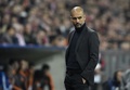 サッカー欧州チャンピオンズリーグ2013-14（UEFA Champions League 2013-14）準決勝第2戦、バイエルン・ミュンヘン（Bayern Munich）対レアル・マドリード（Real Madrid）。戦況を見守るバイエルン・ミュンヘンのジョゼップ・グアルディオラ（Josep Guardiola）監督（2014年4月29日撮影）。(c)AFP/ODD ANDERSEN