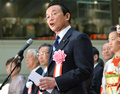東京証券取引所（Tokyo Stock Exchange）で行われた今年初の取引を祝う大発会の式典で挨拶する麻生太郎（Taro Aso）副総理・財務・金融相（2014年1月6日撮影）。(c)AFP/KAZUHIRO NOGI