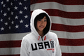 米テレビ局%%NBC%%と米国五輪委員会（%%US Olympic Committee%%、%%USOC%%）が12日、ロサンゼルス（Los Angeles）のスマッシュボックス・スタジオ（Smashbox Studios）でプロモーション用の写真撮影を行い、米国のフィギュアスケート選手などが参加した。写真はカメラに向けてポーズをとる長洲未来（%%Mirai Nagasu%%）。（2009年5月12日撮影）(c)AFP/Getty Images/Harry How