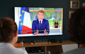 テレビを通じて演説するフランスのマクロン大統領（2020年6月14日撮影、資料写真）。(c)DENIS CHARLET / AFP