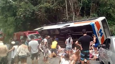 ブラジルのリゾート地でバス横転、15人死亡
