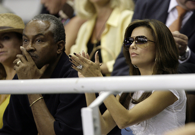 NBAスターのトニー・パーカー氏、熱愛報道のフォトエージェンシーを名誉棄損で訴え