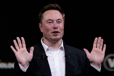 Elon Musk arrives in Japan for first visit since 2014