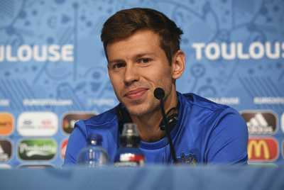 暴力騒動を起こしたファンは「挑発された」、ロシアFWがコメント