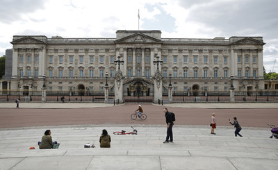 英バッキンガム宮殿で窃盗、盗品を転売 従業員に禁錮8月