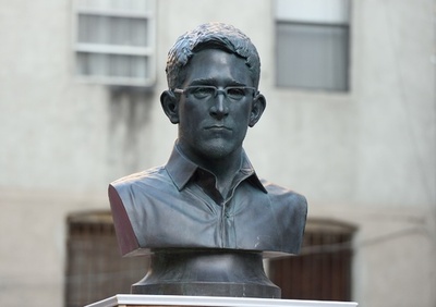 スノーデン氏の胸像、米NYの野外アート展に